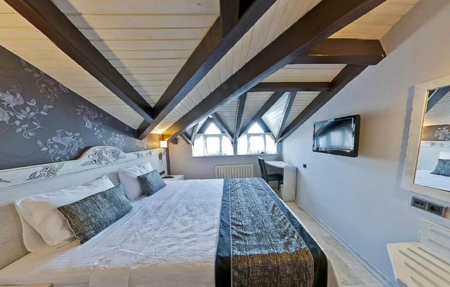 Assos Behram Hotel